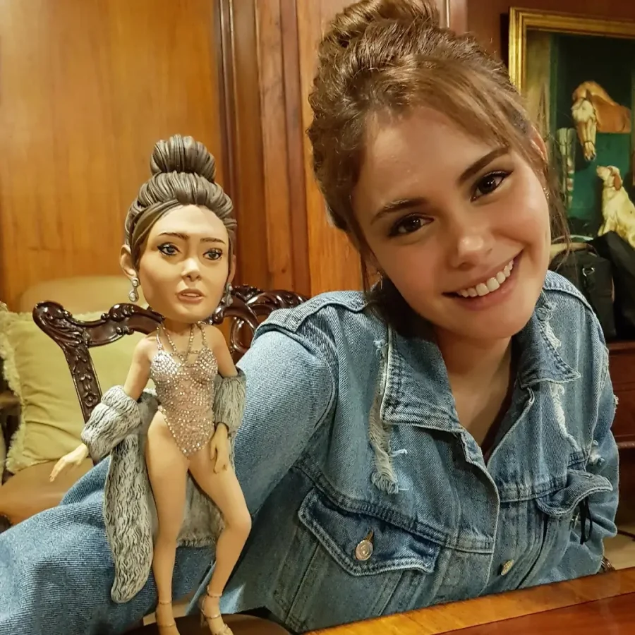 bobble head sample 2